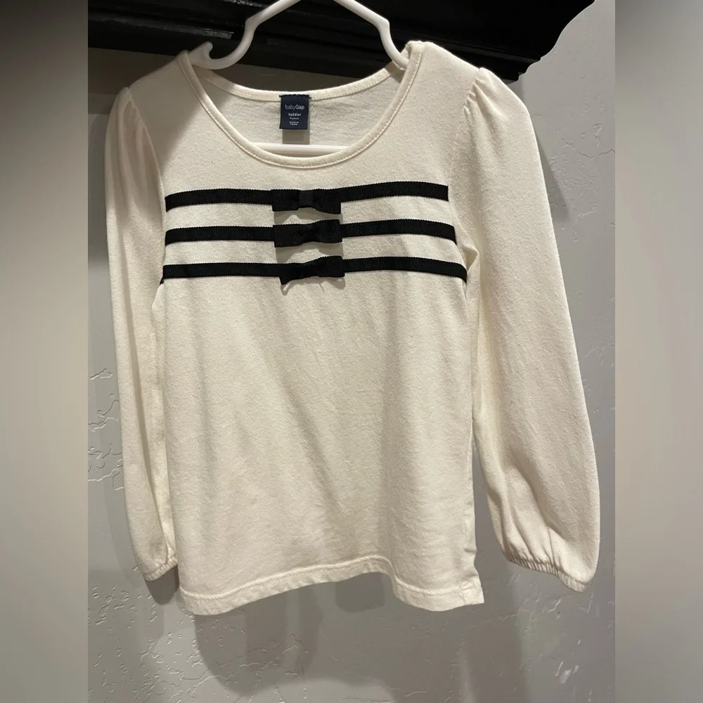 Baby gap girls Tops (3) size 4T retail $60